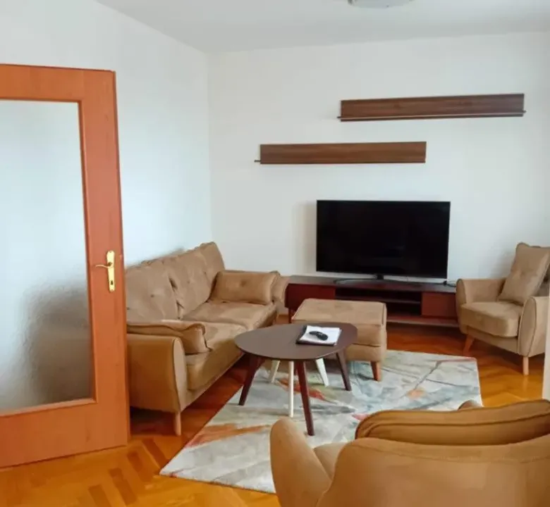 Sale, two bedroom apartment, 76m², Centar, Bar