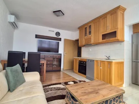 Rent, one bedroom apartment, 60m², Centar, Bar - image 3