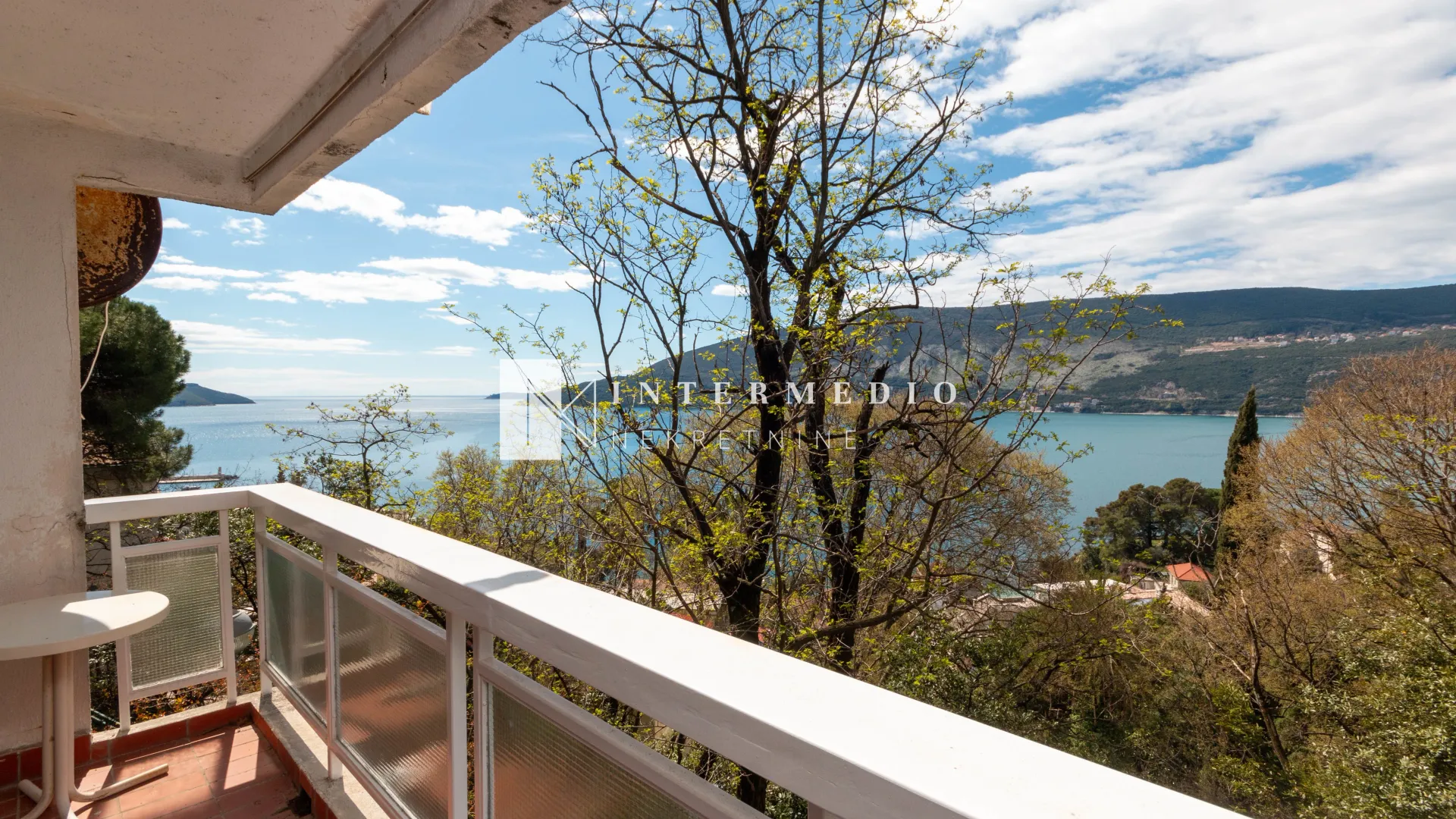 Prodaja, dvosoban stan, 69m², Centar, Herceg Novi