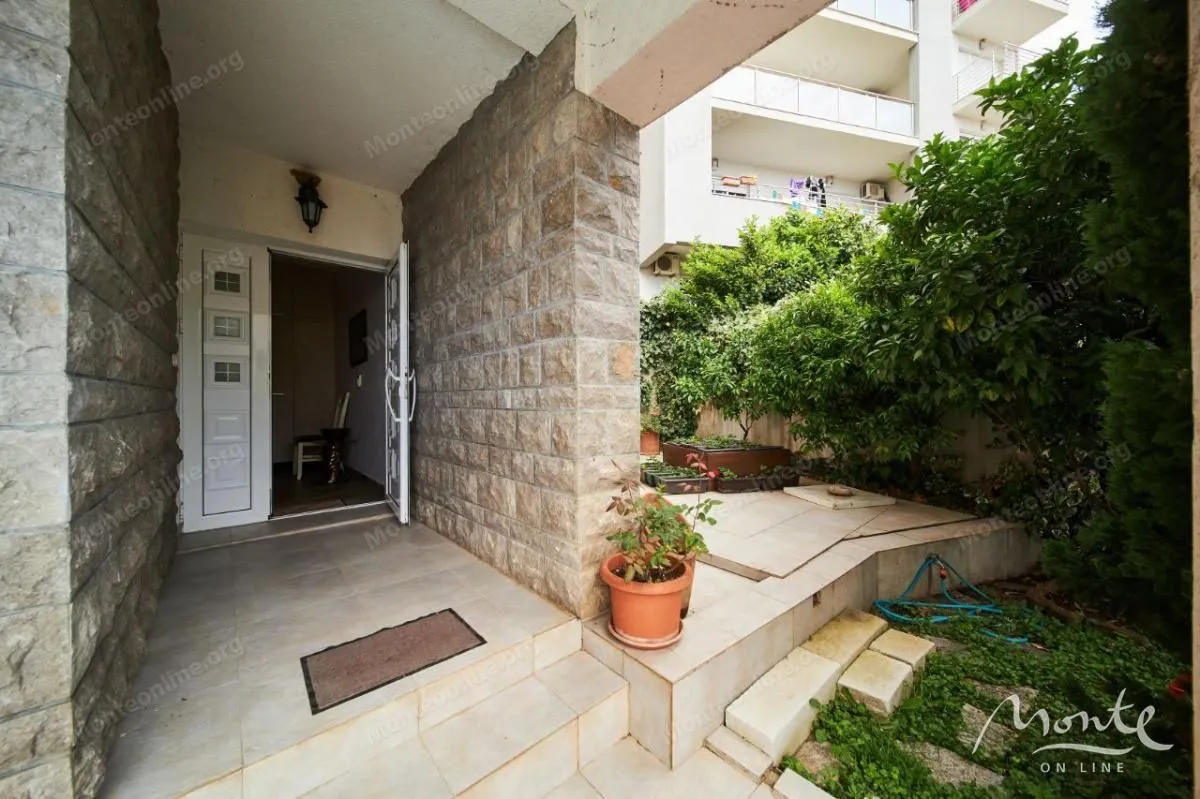 Sale, house, 495m², Bečići, Budva