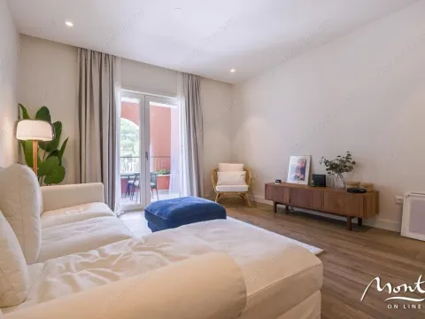 Prodaja, jednosoban stan, 69m², Luštica Bay, Tivat - image 2