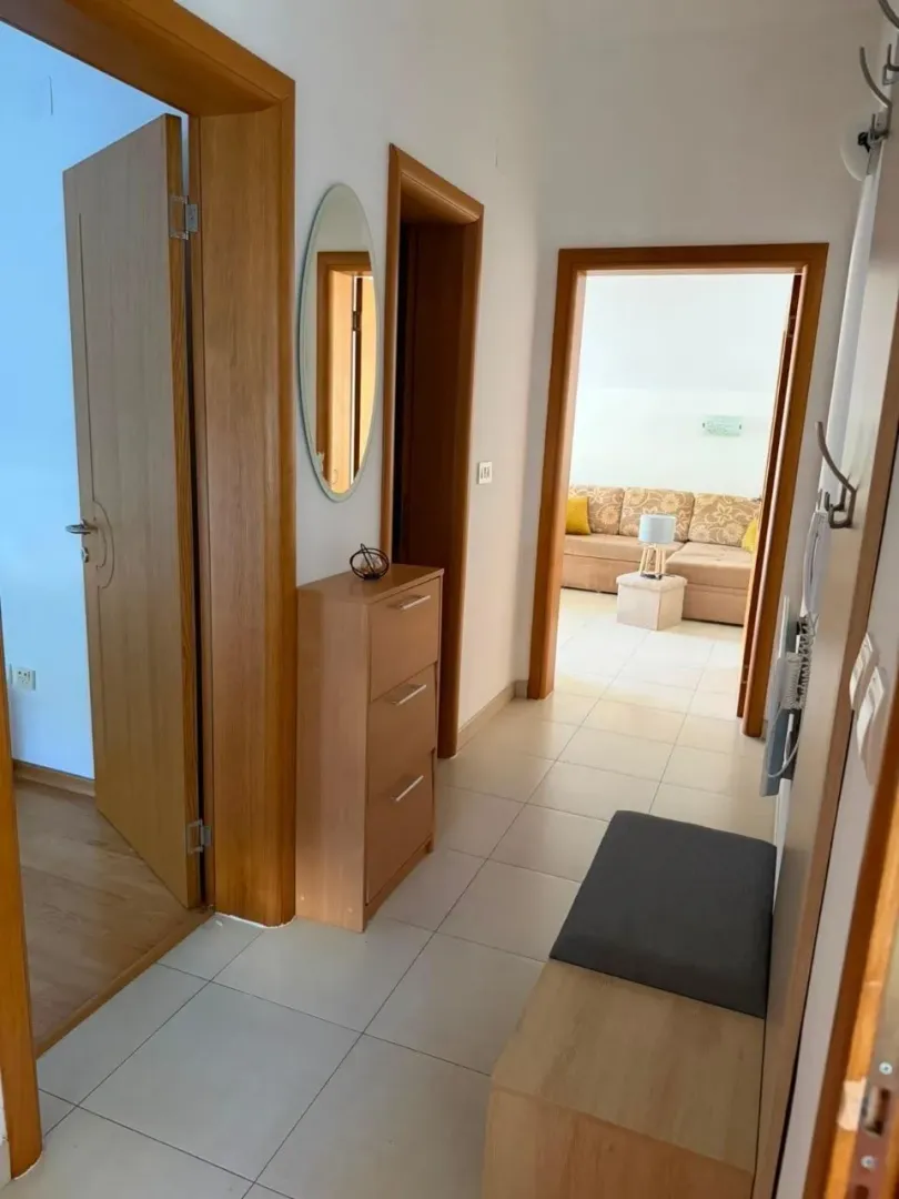 Izdavanje, jednosoban stan, 60m², Zelenika, Herceg Novi