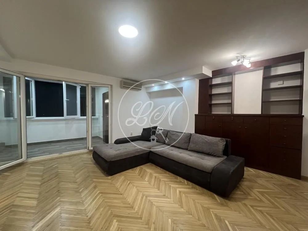 Izdavanje, trosoban stan, 51m², Zemun Centar, Zemun Sve Podlokacije