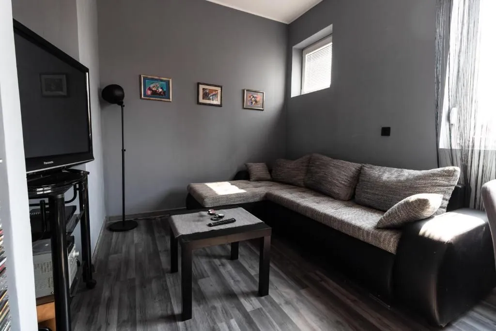 Rent, three bedroom apartment, 65m², Hala Pionir, Palilula Sve Podlokacije