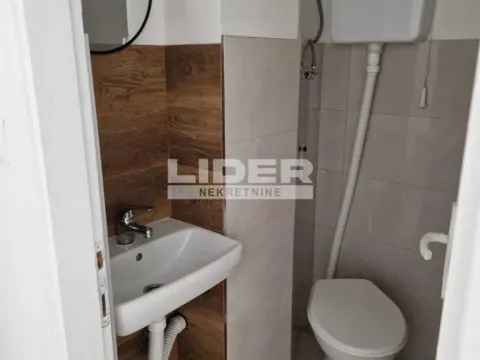 Izdavanje, poslovni prostor, 20m², Žarkovo, Beograd - image 7