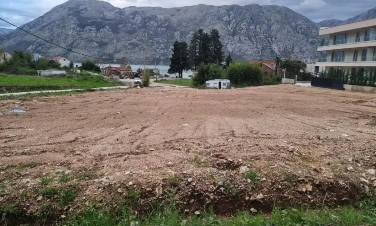 Prodaja, plac, 1700m², Kotor, Crna Gora
