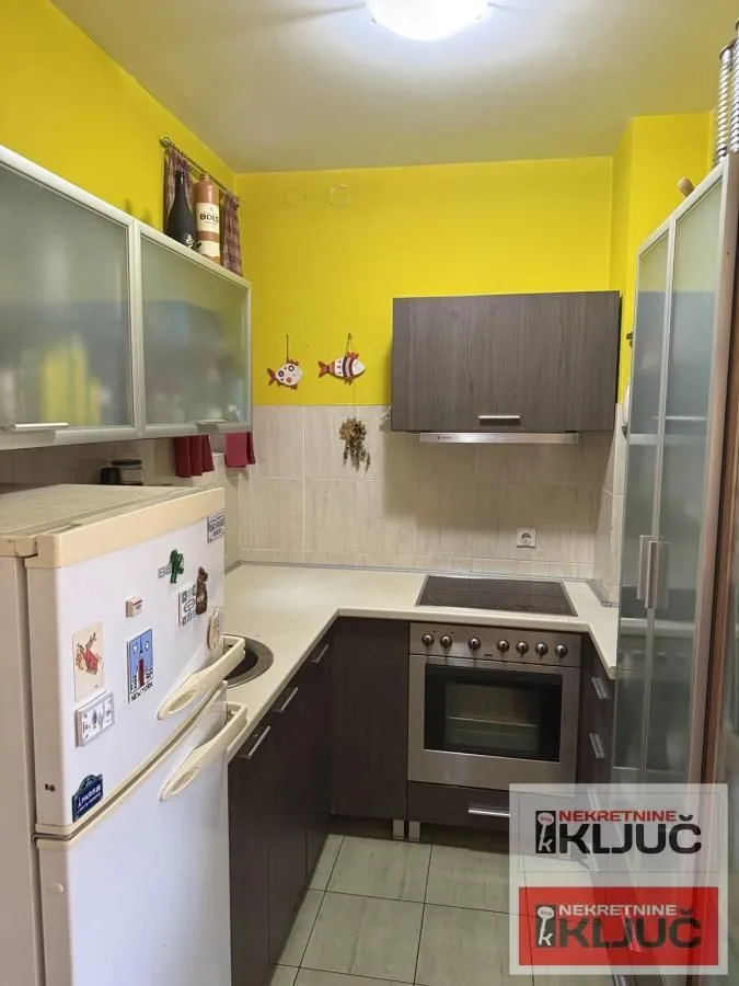 Prodaja, trosoban stan, 77m², Grbavica, Novi Sad Sve Podlokacije