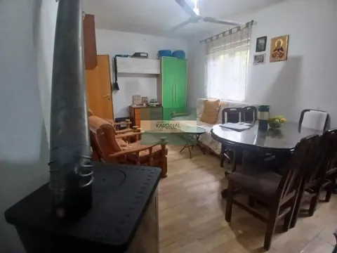 Dnevni boravak sa trpezarijom i peći na drva. - image 15