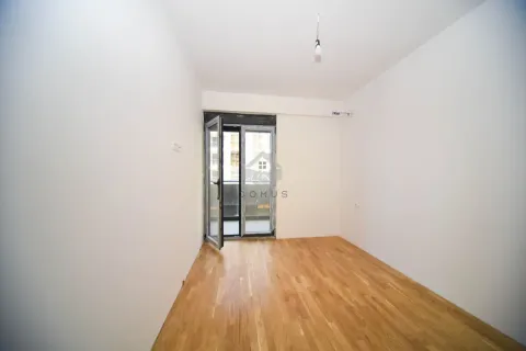 Prodaja, dvosoban stan, 64m², Stari Aerodrom, Podgorica - image 4