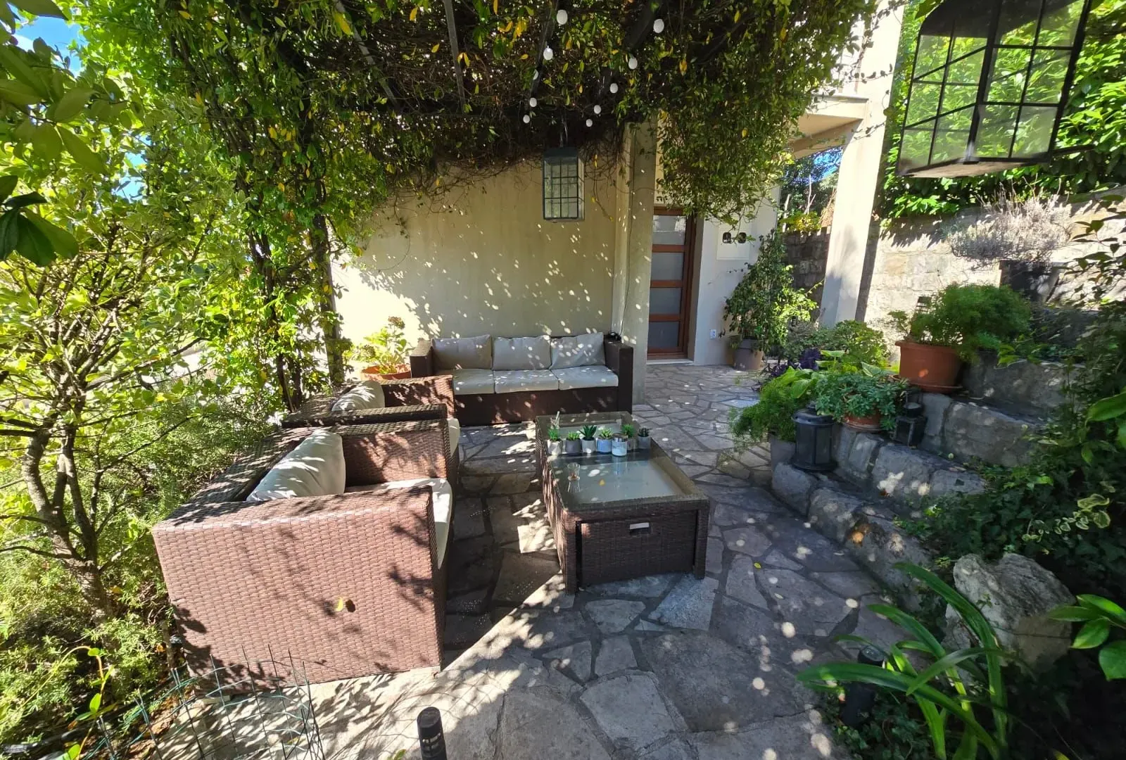 Prodaja, jednosoban stan, 50m², Kalimanj, Tivat