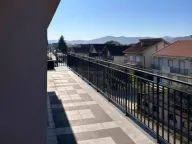 Izdavanje, četvorosoban stan, 150m², Tološi, Podgorica - image 8