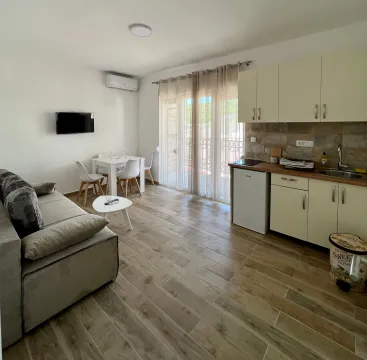 Rent, studio apartment, 30m², Haj-Nehaj, Bar - image 9