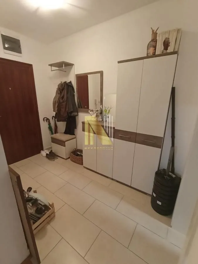 Izdavanje, dvosoban stan, 60m², Banatić, Novi Sad Sve Podlokacije