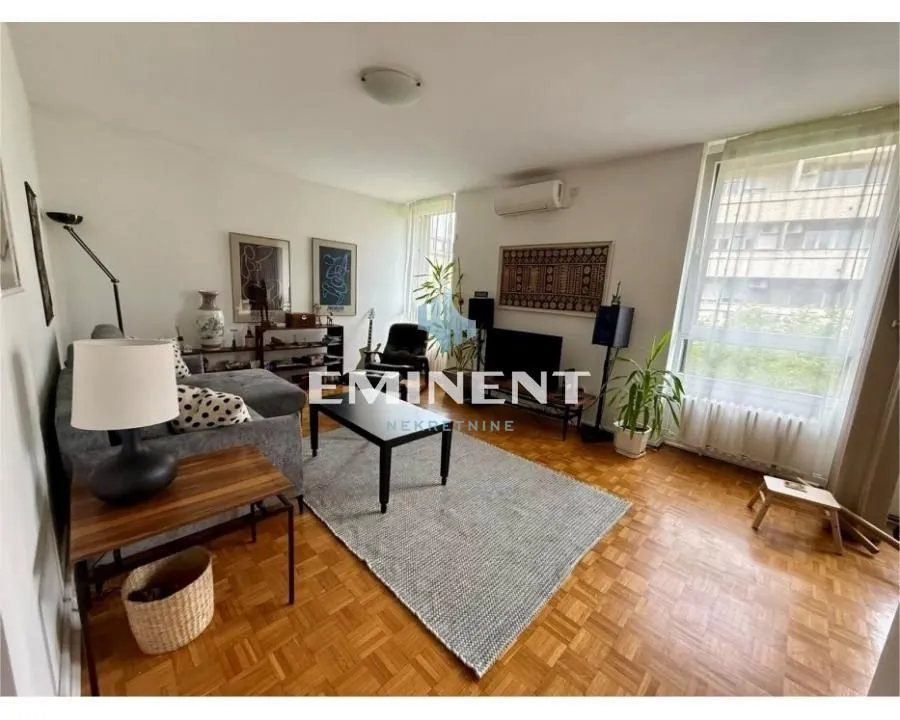 Rent, two bedroom apartment, 54m², Kalenić Pijaca, Vračar Sve Podlokacije