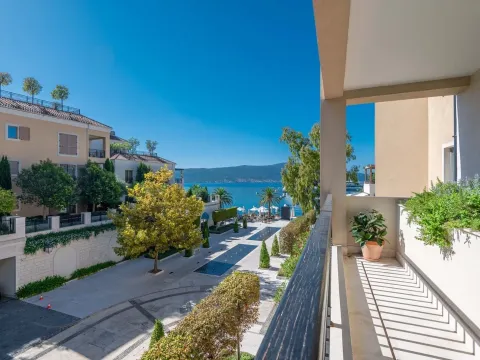 Prodaja, dvosoban stan, 121m², Porto Montenegro, Tivat - image 2