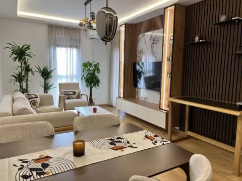 Izdavanje, jednosoban stan, 45m², City Kvart, Podgorica - image 2