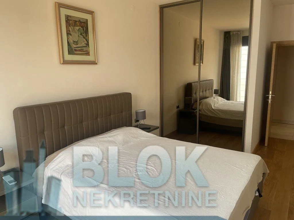 Izdavanje, dvosoban stan, 75m², Podgorica, Crna Gora