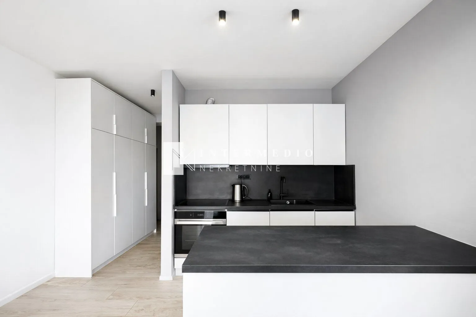 Prodaja, jednosoban stan, 45m², Baošići, Herceg Novi