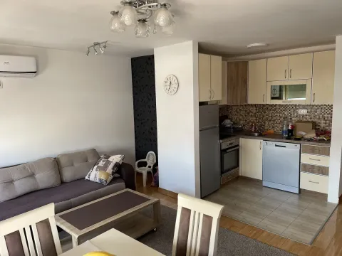 Izdavanje, dvosoban stan, 85m², Pobrežje, Podgorica - image 12