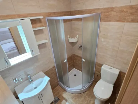 Izdavanje, dvosoban stan, 60m², Budva okolina, Budva - image 4