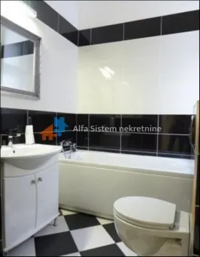 Rent, four bedroom apartment, 120m², Stari Grad, Beograd - image 8