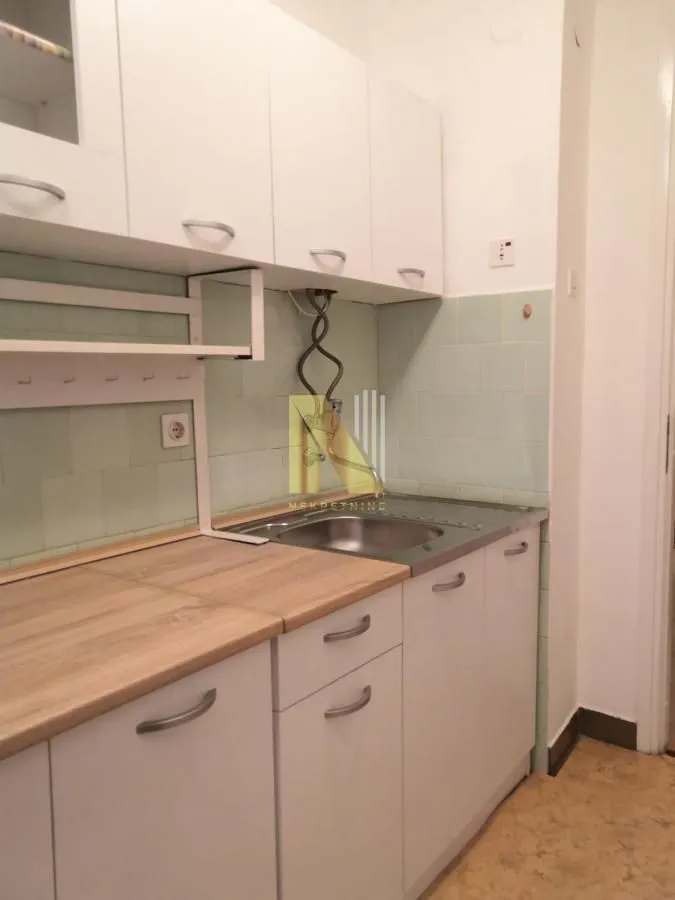 Izdavanje, dvosoban stan, 51m², Bulevar Oslobodjenja, Novi Sad Sve Podlokacije