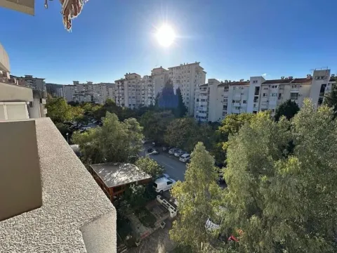 Izdavanje, dvosoban stan, 84m², Centar, Bar - image 10