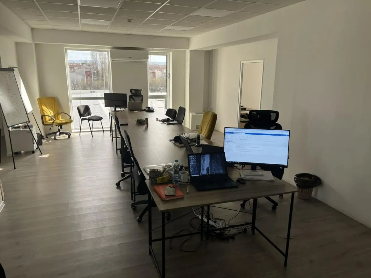 Rent, office space, 150m², Novo naselje, Novi Sad