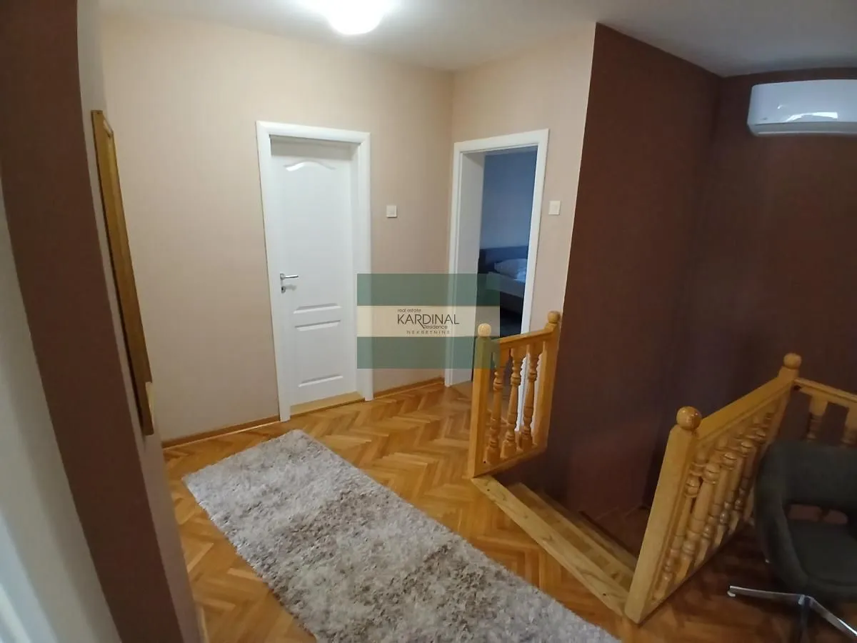 Prodaja, kuća, 379m², Trnava, Jagodina
