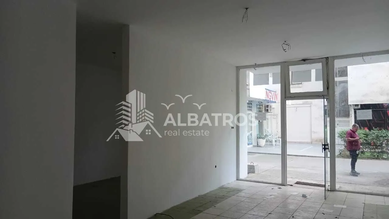 Rent, office space, 52m², Centar, Bar