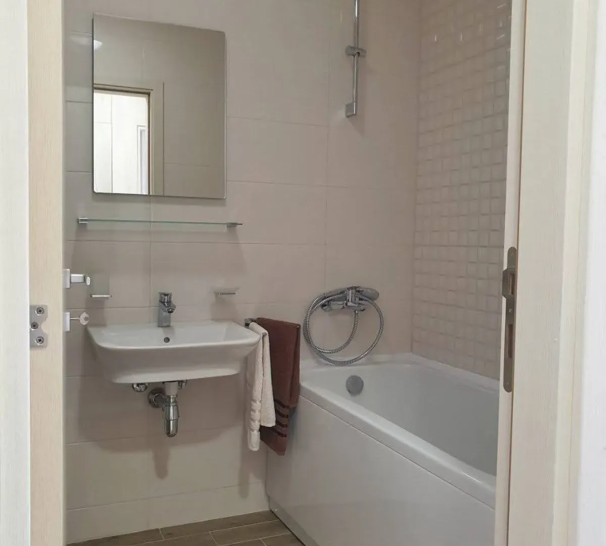 Rent, one bedroom apartment, 45m², City Kej, Podgorica