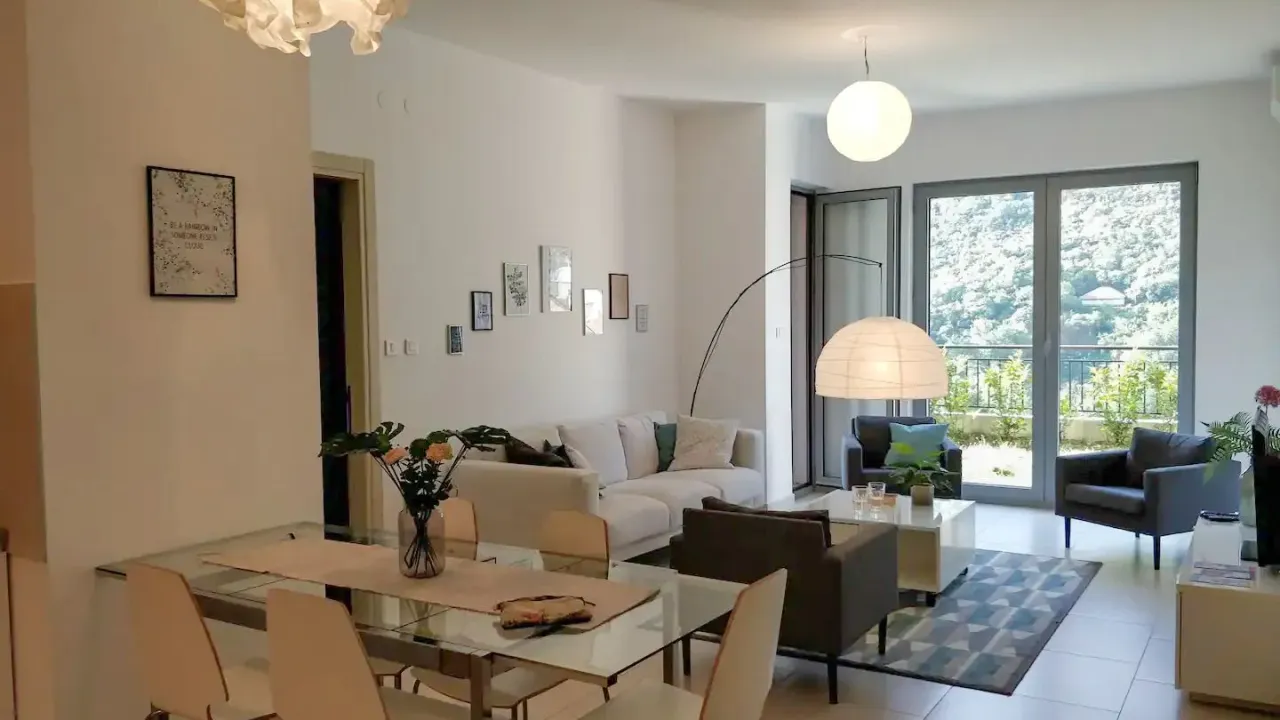 Sale, three bedroom apartment, 96m², Morinj, Kotor