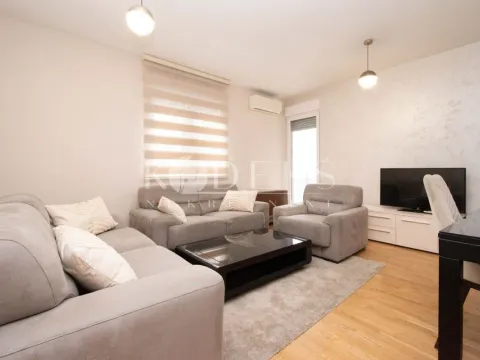 Izdavanje, jednosoban stan, 48m², Dalmatinska ulica, Podgorica - image 2