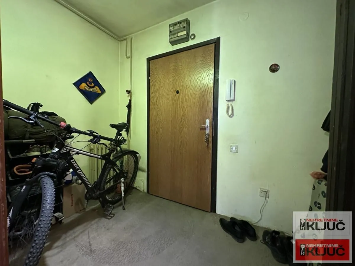 Prodaja, trosoban stan, 71m², Bulevar Oslobodjenja, Novi Sad Sve Podlokacije