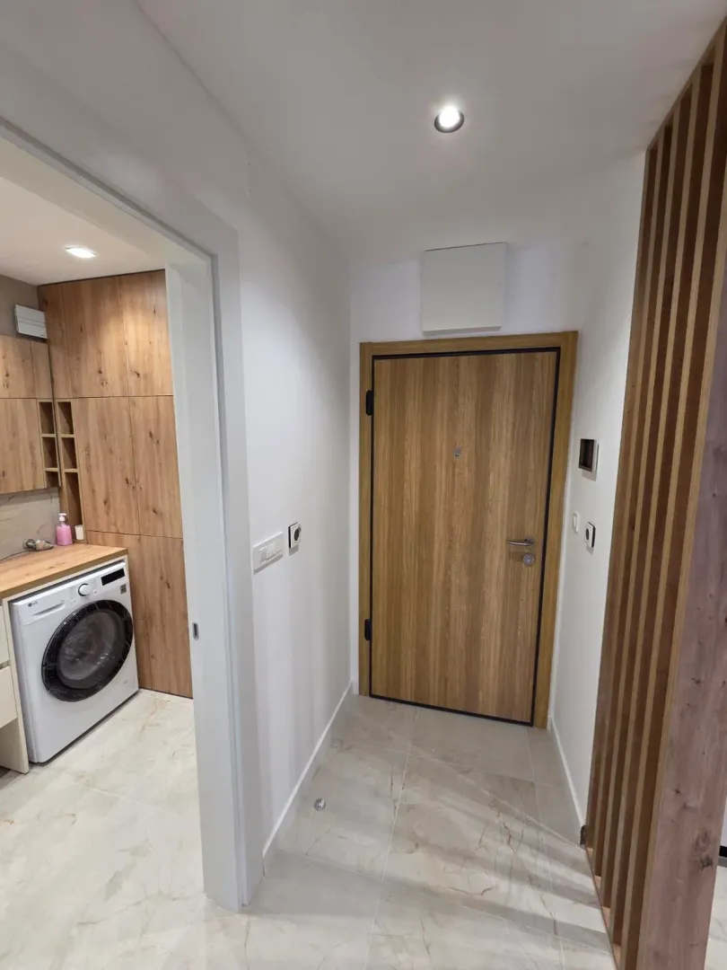 Izdavanje, jednosoban stan, 44m², Preko Morače, Podgorica