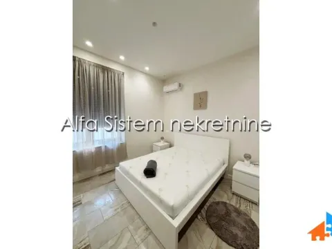 Rent, apartment, 200m², Savski Venac, Beograd - image 14