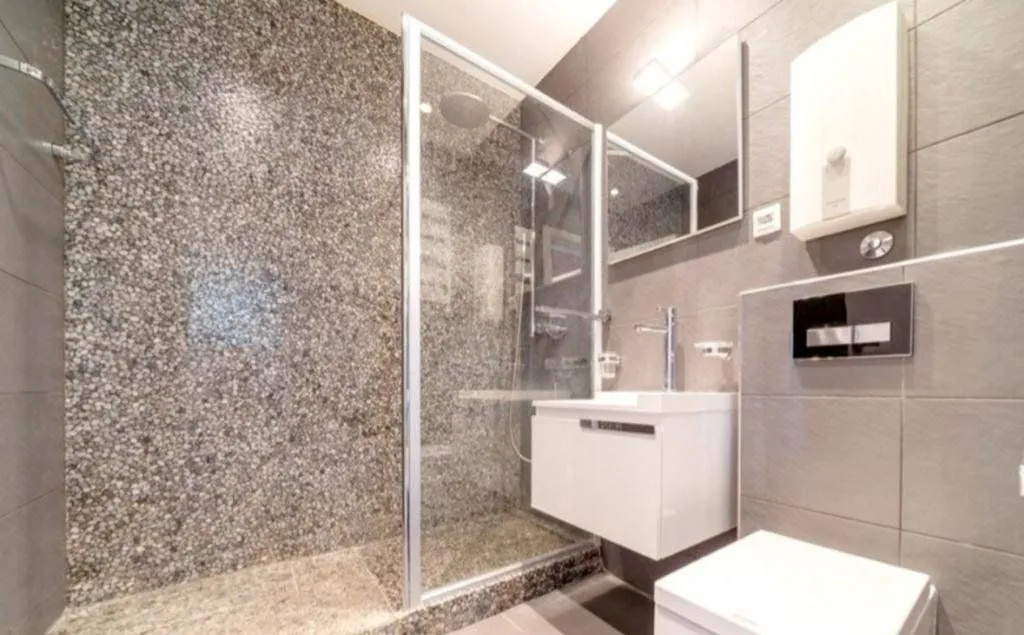 Izdavanje, trosoban stan, 140m², Preko Morače, Podgorica