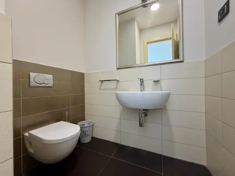 Izdavanje, dvosoban stan, 105m², Kod Capital Plaze, Podgorica - image 10