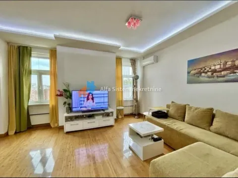 Izdavanje, stan, 60m², Stari Grad, Beograd