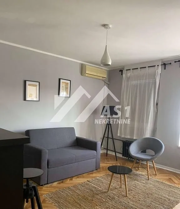 Izdavanje, jednosoban stan, 43m², Bulevar Oslobodjenja, Novi Sad Sve Podlokacije
