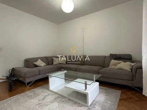 Izdavanje, kuća, 130m², Stari Aerodrom, Podgorica - image 19