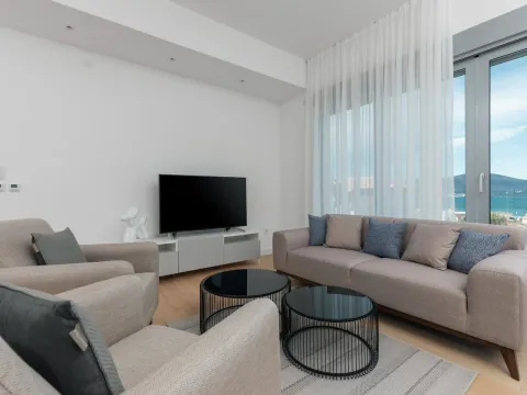 Rent, four bedroom apartment, 273m², Marići, Tivat - image 11