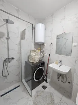 Rent, two bedroom apartment, 86m², Stara Varoš, Podgorica - image 11