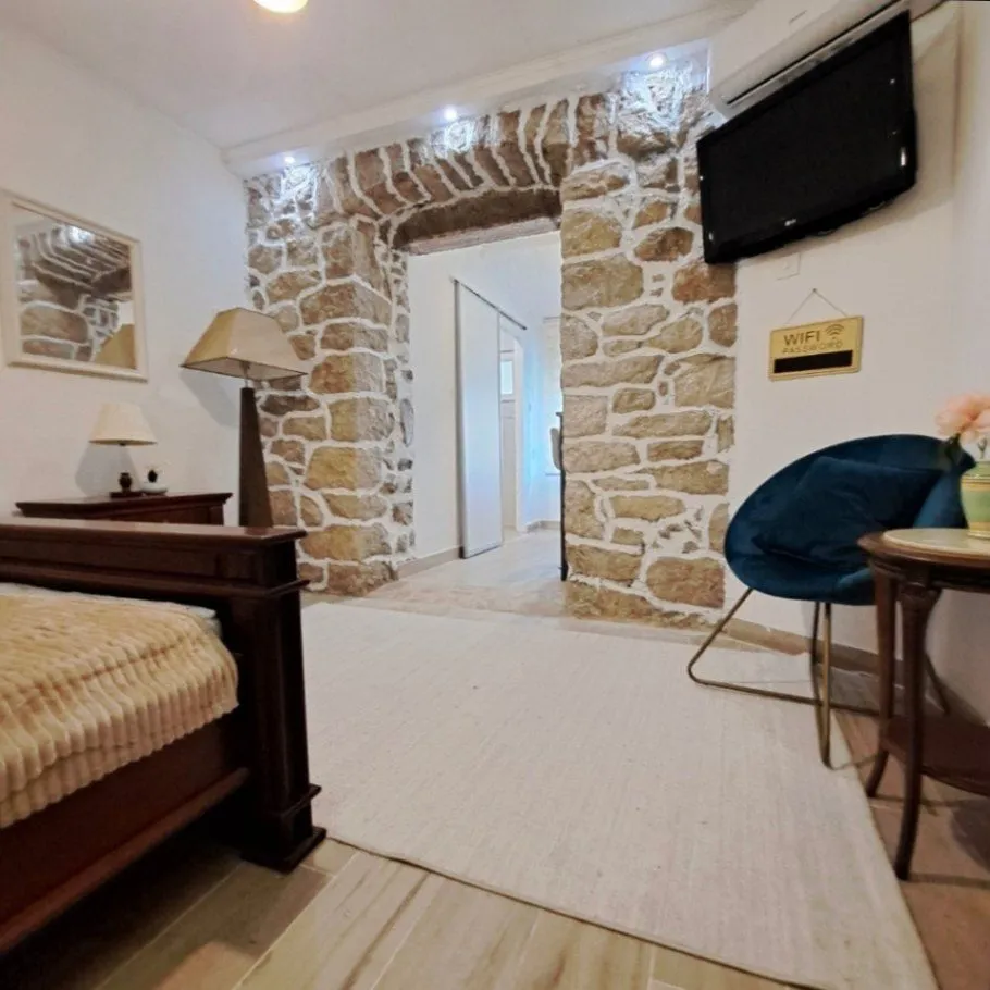 Izdavanje, garsonjera, 30m², Centar, Podgorica