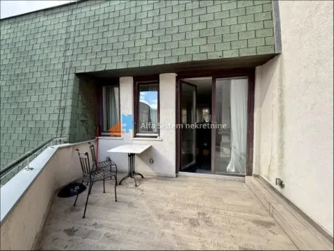 Rent, four bedroom apartment, 250m², Kalenić Pijaca, Vračar Sve Podlokacije - image 24