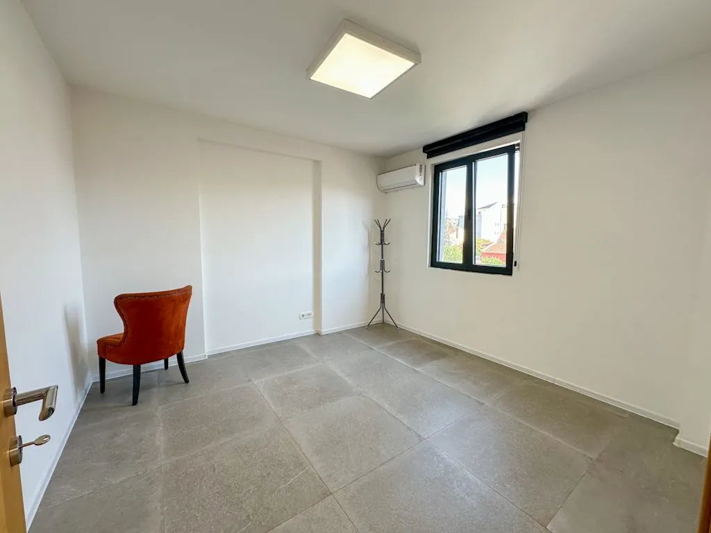 Rent, office space, 118m², Centar, Podgorica