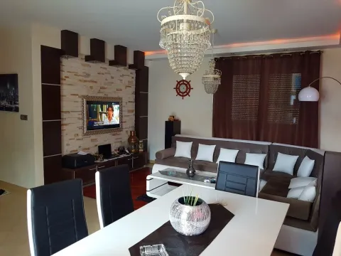 Prodaja, dvosoban stan, 71m², Dobrota, Kotor - image 8