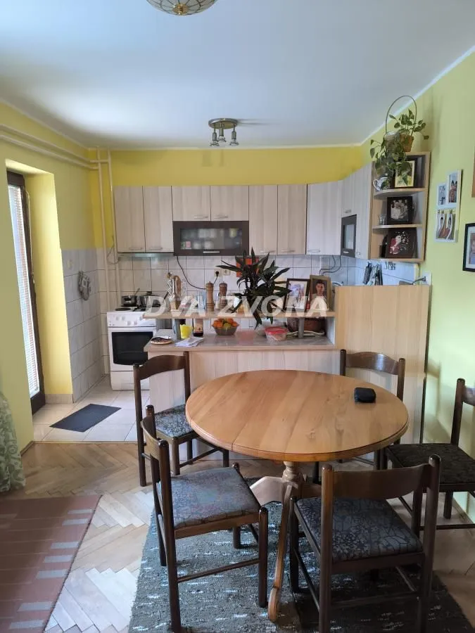 Prodaja, kuća, 360m², Adice, Novi Sad Sve Podlokacije