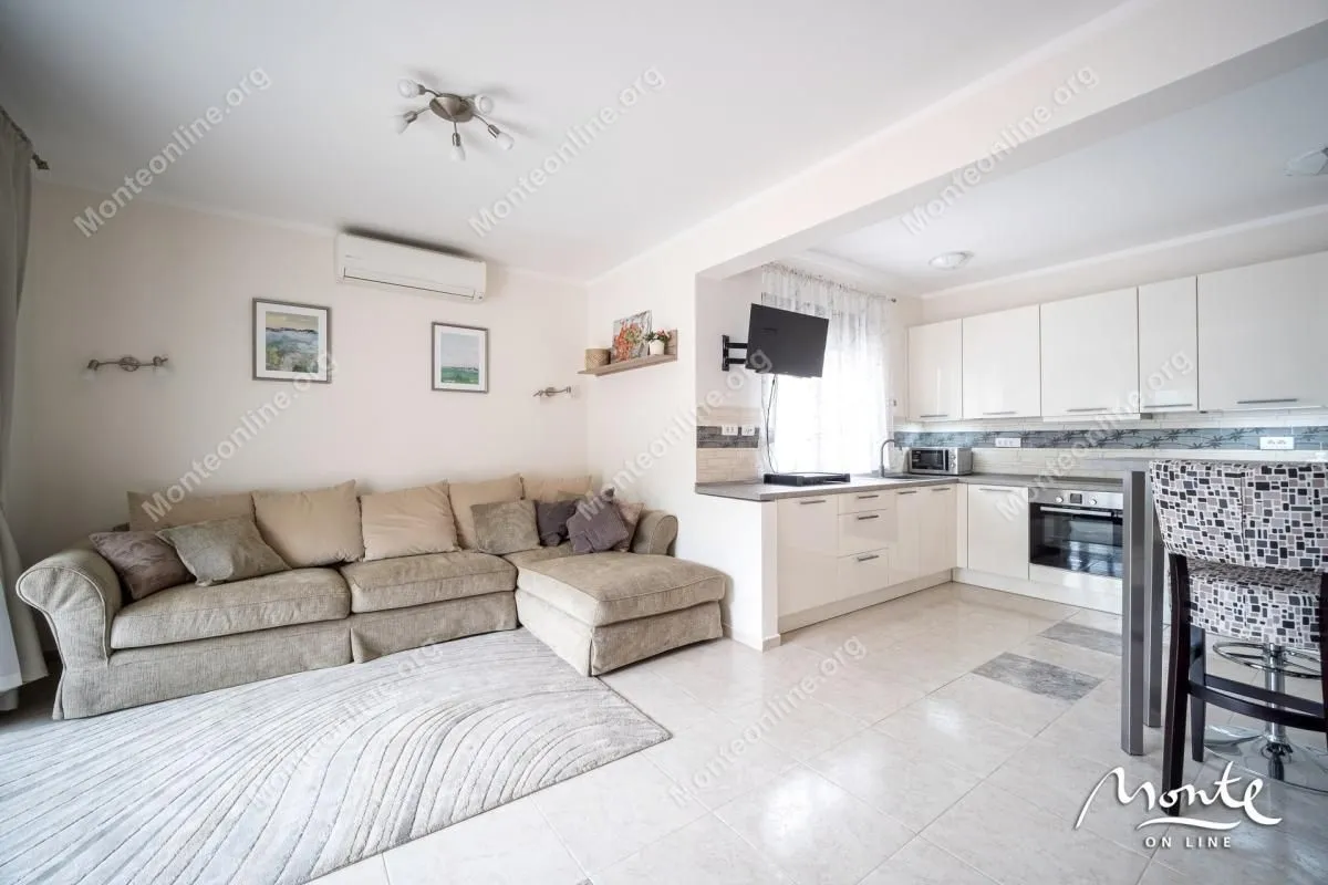 Prodaja, dvosoban stan, 109m², Dobrota, Kotor