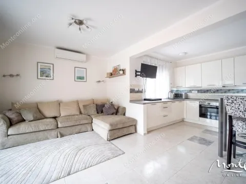 Sale, two bedroom apartment, 75m², Dobrota, Kotor - image 10